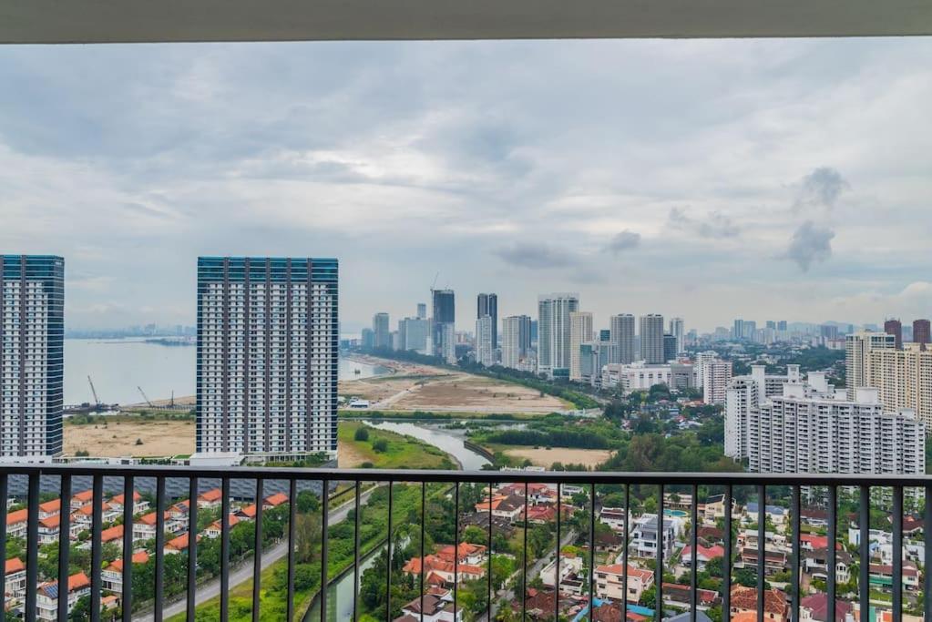 Deluxe Seaview Suite Twin Bed By The Only Bnb Tanjung Tokong Eksteriør bilde